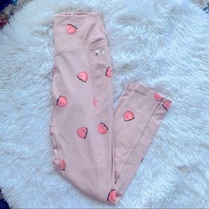 NWOT VS Pink Ultimate leggings 🍑 emoji print| XS